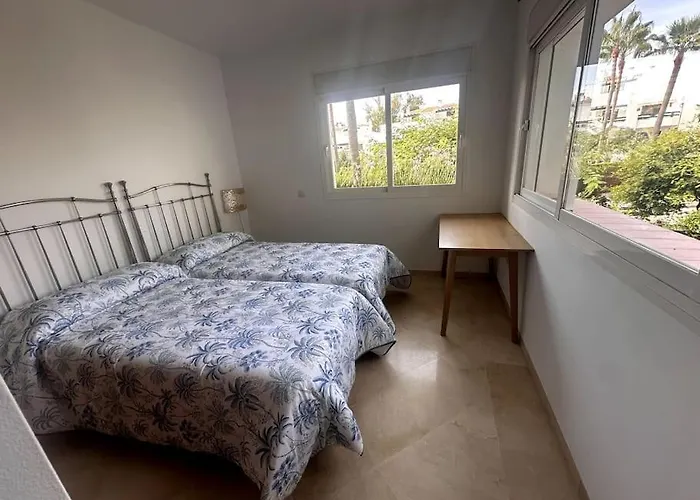Costalita En Apartamento Estepona